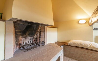 Strettoio: Indretning, Gulvbelægning, Loft, Træ, Etage, Møbel, Værelse, Belysning, Hearth, Stue