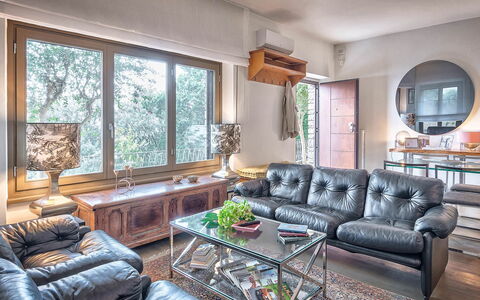 Cortona Deluxe: Møbel, Indretning, Couch, Stue, Gulvbelægning, Værelse, Lejlighed, Hjem, Loft, Etage