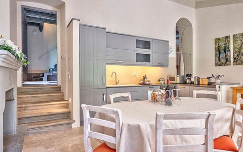 Villa Church: Møbel, Indretning, Gulvbelægning, Træ, Køkken, Etage, Stol, Loft, Belysning, Bord