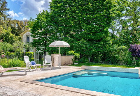 Villa Church: Svømmepøl, Have, Skygge, Udvej, Landscaping, Water Feature, Backyard, Udendørs Møbler, Eco Hotel, Gård