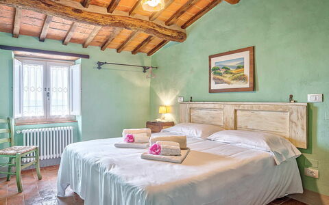 Villa Vita Bella: Væg, Møbel, Seng, Hjem, Indretning, Soveværelse, Etage, Værelse, Sengetøj, Bed Frame