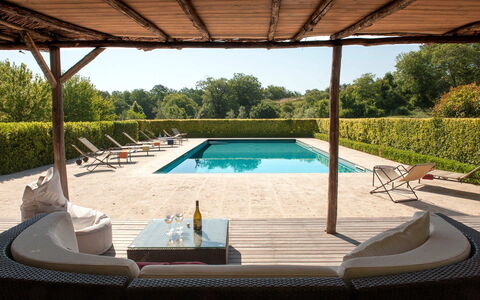 Villa Collombroso: Svømmepøl, Udendørs Møbler, Møbel, Udvej, Liggestol, Skygge, Kompositmateriale, Fritid, Stol, Have