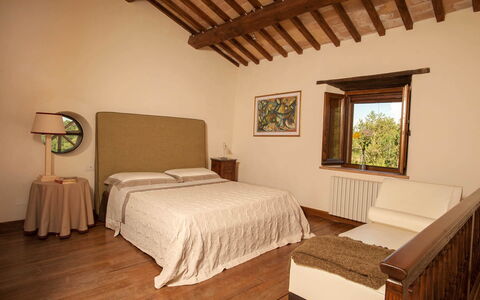 Villa Collombroso: Indretning, Møbel, Væg, Træ, Seng, Soveværelse, Gulvbelægning, Værelse, Hjem, Etage