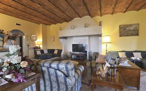 Villa Michelangelo: Møbel, Væg, Indretning, Gulvbelægning, Couch, Stue, Stol, Værelse, Hjem, Belysning