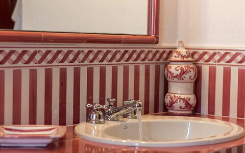 Villa Molinazzo 14: Indretning, Badeværelsesvask, Sanitærarmatur, Tap, Værelse, Vvs, Porcelæn, Badeværelse, Flise, Håndvask