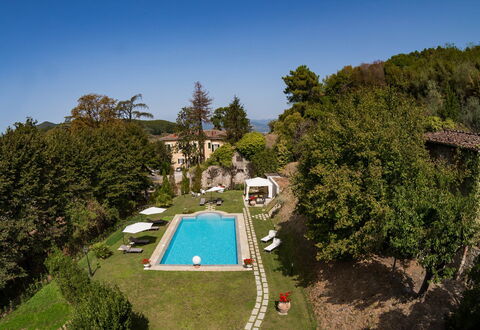 Villa Vorno: Svømmepøl, Estate, Villa, Udvej, Have, Hacienda, Landscaping, Eco Hotel, Thermae, Gård