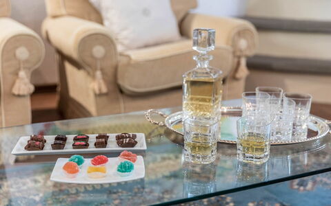 Villa Monterchi: Bordservice, Drinkware, Serveware, Glas, Mad, Barware, Dessert, Fingermad, Glas Flaske