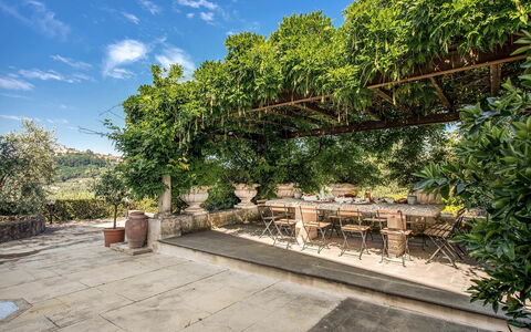 Villa la Brezza: Have, Blomsterkrukke, Skygge, Flise, Udendørs Struktur, Stueplante