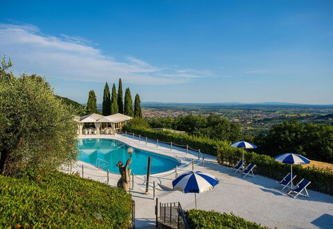 Villa la Brezza: Svømmepøl, Udvej, Udendørs Møbler, Eco Hotel, Landscaping, Hacienda, Ferieby, Villa, Hotel