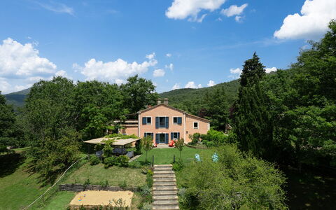 Villa la Foresta: Træ, Landdistrikt, Sommerhus, Hill Station, Estate, Plantation, Eco Hotel, Bjerglandsby, Stuehus, Evergreen