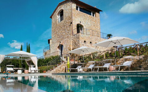 Villa Torre del Chianti: Svømmepøl, Udvej, Estate, Paraply, Villa, Ferieby, Udendørs Møbler, Liggestol, Eco Hotel, Hotel