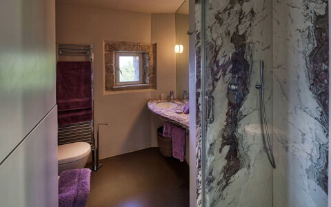 La Rocca di Monteggiori: Gulvbelægning, Indretning, Etage, Sanitærarmatur, Belysning, Loft, Værelse, Badeværelse, Vvs, Tap