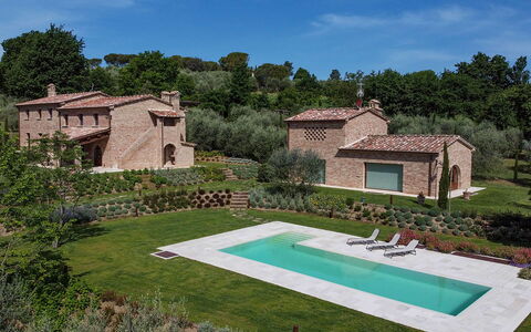 Villa Ripa: Busk, Arkitektur, Hjem, Estate, Have, Landscaping, Stuehus, Backyard, Lawn, Villa