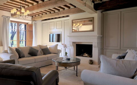 Villa Ripa: Møbel, Indretning, Gulvbelægning, Væg, Couch, Etage, Træ, Loft, Stue, Værelse