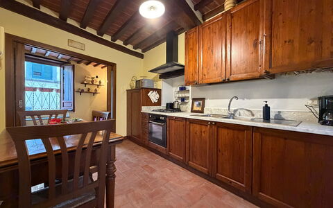 Terrazzino Margherita: Indretning, Køkken, Countertop, Gulvbelægning, Møbel, Træ, Cabinetry, Loft, Etage, Skab