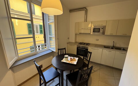 Casa Elena 13: Gulvbelægning, Etage, Indretning, Værelse, Loft, Lejlighed, Køkken & Spisebord, Stol, Bejdse, Trægulve