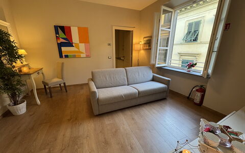 Casa Elena 13: Møbel, Gulvbelægning, Indretning, Etage, Træ, Trægulve, Værelse, Couch, Stue, Bord