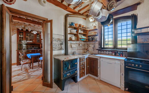 Il Giuncheto, Pool, Amazing View, Umbrian Countrys: Køkken, Indretning, Træ, Møbel, Gulvbelægning, Cabinetry, Loft, Værelse, Countertop, Belysning