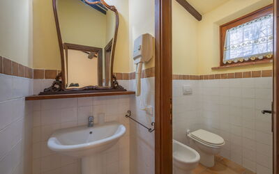Il Giuncheto Apartments, Pool, Umbrian Countryside