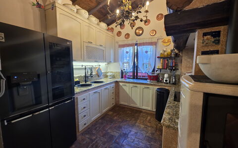 Il Casale di San Jacopo con Piscina Privata: Køkken, Møbel, Indretning, Gulvbelægning, Countertop, Træ, Større Bandage, Cabinetry, Etage, Køkken Apparat