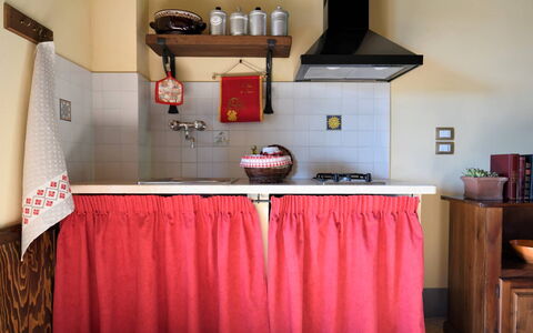 Terre di Giano Private Pool and View, Umbria: Indretning, Gulvbelægning, Møbel, Værelse, Etage, Hjem, Køkken, Sengetøj, Cabinetry, Countertop