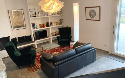 Villa Ombrone: Møbel, Indretning, Gulvbelægning, Væg, Etage, Couch, Træ, Stue, Loft, Værelse