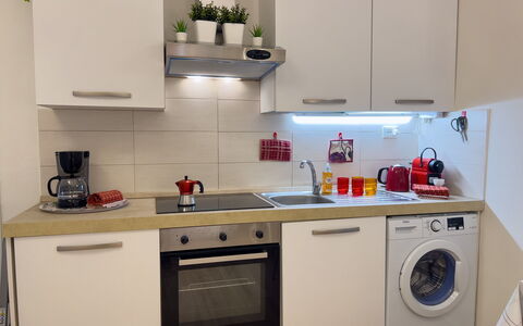 Studio Piccolo al Verticale - Levanto: Køkken Apparat, Køkken, Større Bandage, Countertop, Husholdningsapparat, Cabinetry, Indretning, Gulvbelægning, Vaskemaskine, Komfur