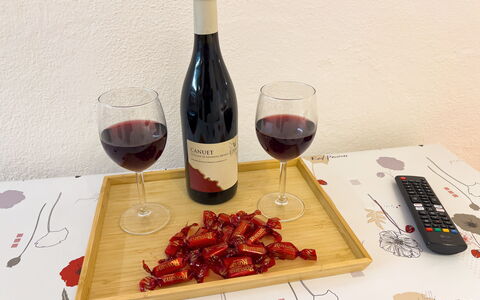 Studio Piccolo al Verticale - Levanto: Flaske, Mad, Bordservice, Rødvin, Vin, Glasservice, Vinflaske, Ingrediens