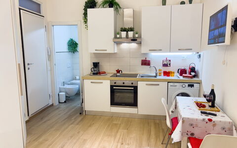 Studio Piccolo al Verticale - Levanto: Køkken Apparat, Køkken, Møbel, Gulvbelægning, Countertop, Større Bandage, Indretning, Etage, Træ, Cabinetry