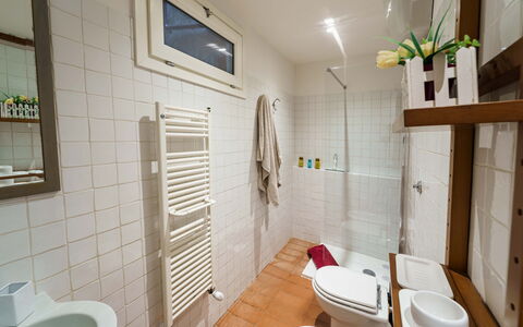 Le Loggine del Pignatello Apartment, Siena City: Gulvbelægning, Etage, Indretning, Sanitærarmatur, Toiletbræt, Badeværelse, Toilet, Værelse, Vvs, Tap