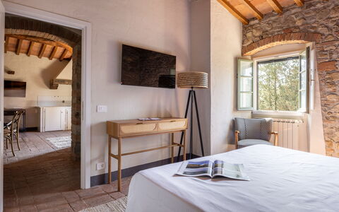 Maison Badia a Passignano: Væg, Møbel, Indretning, Soveværelse, Hjem, Gulvbelægning, Seng, Sengetøj, Etage, Sengetøj