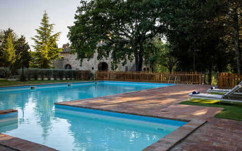 Maison Badia a Passignano: Svømmepøl, Udvej, Water Feature, Hacienda, Estate, Thermae, Eco Hotel, Skygge, Udendørs Møbler, Ferieby