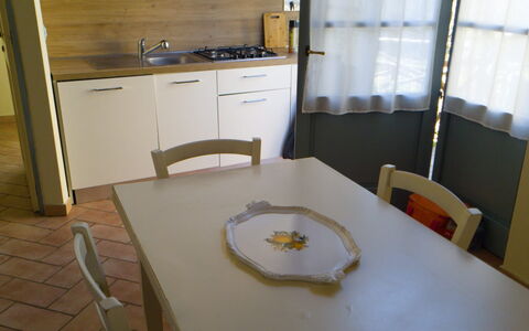 Casa Stella Serena, Podere le Scopaie, Pool: Møbel, Gulvbelægning, Indretning, Træ, Etage, Bord, Køkken & Spisebord, Stol, Værelse, Spisestue