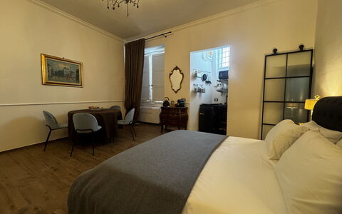 Maison D'Alice: Indretning, Møbel, Soveværelse, Loft, Etage, Gulvbelægning, Belysning, Værelse, Seng, Bed Frame