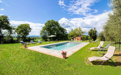 Gli Ulivi: Have, Lawn, Estate, Landscaping, Skygge, Gård, Svømmepøl, Parkere, Stuehus, Backyard