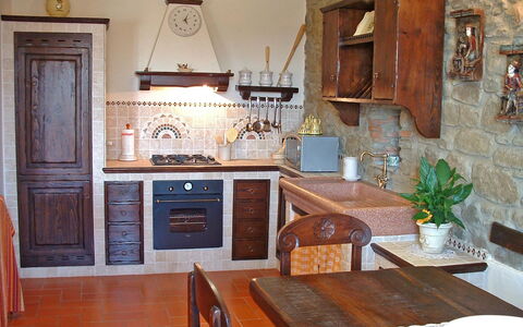 Casa Ivan: Møbel, Værelse, Ejendom, Countertop, Indretning, Cabinetry, Bygning, Køkken, Hårdttræ, Hus