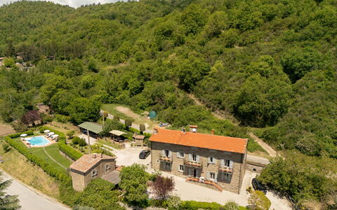 Casa Ivan: Mad, Estate, Bjerglandsby, Fingermad, Stuehus, Eco Hotel