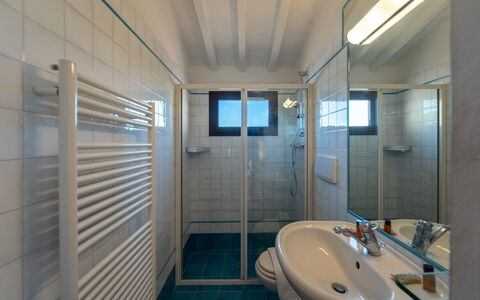 Casa dello Scrittore: Gulvbelægning, Loft, Indretning, Etage, Værelse, Sanitærarmatur, Lejlighed, Vvs, Badeværelse, Tap