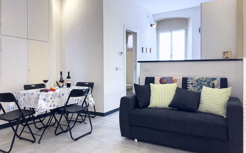 Casa Nanai - Levanto: Møbel, Indretning, Gulvbelægning, Couch, Væg, Etage, Værelse, Stue, Loft, Lejlighed