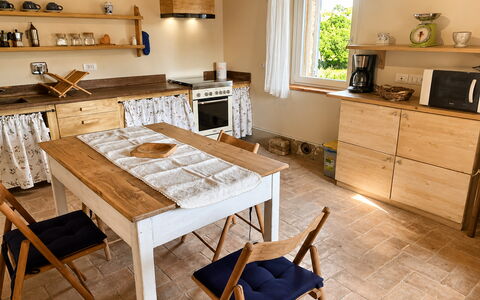 Il Casale al Colle: Møbel, Køkken, Indretning, Gulvbelægning, Cabinetry, Countertop, Træ, Køkken Apparat, Etage, Skuffe