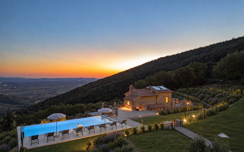 Villa Maddalena alla Guglielmesca: Svømmepøl, Udvej, Aften, Eco Hotel, Villa, Bjerglandsby, Ferieby
