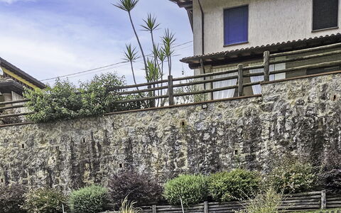 Casa Lulù: Væg, Stenmur, Have, Landscaping, Hegn, Flise, Walkway, Home Fencing, Cobblestone