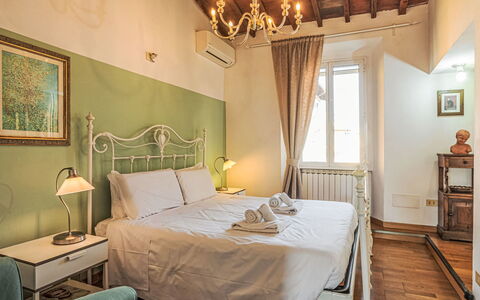 Bellavista: Væg, Indretning, Etage, Gulvbelægning, Møbel, Soveværelse, Belysning, Loft, Hjem, Seng