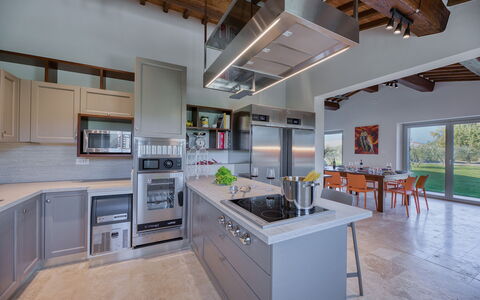 La Calcinaia Country House, Bucine: Køkken, Køkken Apparat, Countertop, Indretning, Møbel, Større Bandage, Cabinetry, Gulvbelægning, Husholdningsapparat, Loft
