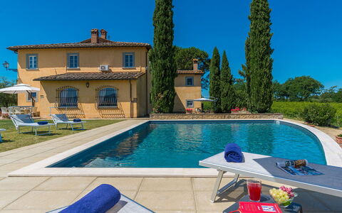 Villa Pucci 12: Blå, Hjem, Estate, Svømmepøl, Have, Udendørs Møbler, Landscaping, Villa, Lawn, Hacienda