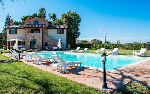La Torre dei Fagiani 8+2: Svømmepøl, Estate, Hacienda, Udvej, Villa, Hotel, Mansion, Udendørs Møbler, Eco Hotel, Stuehus