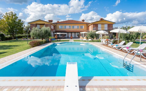Villa Gabri 8: Svømmepøl, Udvej, Estate, Eco Hotel, Fritid, Villa, Udendørs Møbler, Hacienda, Thermae, Have