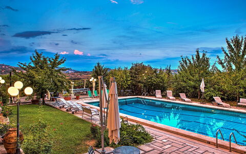 Villa Michelangelo 14: Svømmepøl, Udvej, Udendørs Møbler, Eco Hotel, Liggestol, Fritid, Thermae, Hotel, Paraply, Ferieby