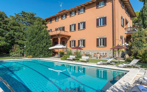 Villa Michelangelo 14: Svømmepøl, Boligområde, Udvej, Menneskelig Bosættelse, Estate, Udendørs Møbler, Hacienda, Thermae, Villa, Eco Hotel