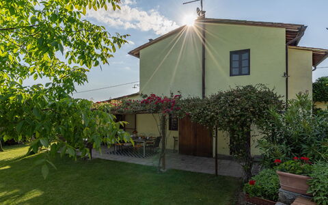 Buca delle Fate 8: Hus, Busk, Boligområde, Hjem, Sommerhus, Have, Gård, Estate, Backyard